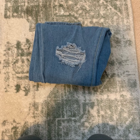 High Waisted Nasty Gal light wash jeans - Picture 6 of 6